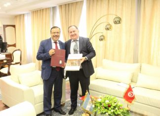 سمير الطيب يلتقي بسفير الأرجنتين بتونس