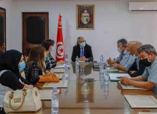 جلسة عمل مع نقابات المندوبية الجهوية للتنمية الفلاحية بنابل