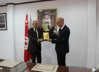 تكريم وزارة الفلاحة من قبل الموفق الاداري