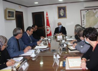 جلسة عمل مع والي قفصة