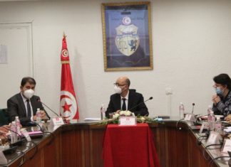 جلسة عمل للنظر في مدى تقدّم انجاز الآبار بولاية توزر