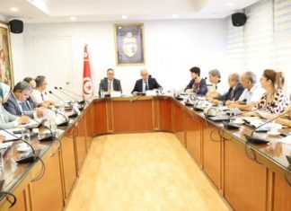 جلسة عمل مشتركة بين وزارتي الفلاحة وأملاك الدولة حول تذليل الصعوبات بخصوص القائمة عدد 37 لاستغلال شركات الإحياء والتنمية الفلاحية