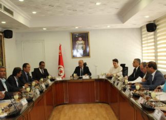 جلسة عمل حول متابعة زيارة السيد وزير الفلاحة الى ولاية قفصة