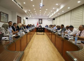 جلسة عمل حول الخطّة الجهويّة لتنمية قطاع التّمور بولاية توزر