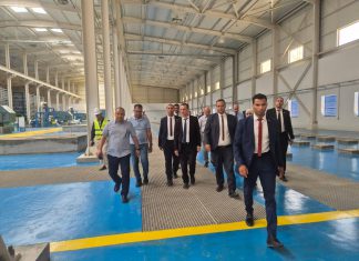 صفاقس: وزير الفلاحة يعاين مخازن الدّيوان الوطني للزّيت ويتفقّد مختلف مكوّنات المركّب الفلاحي والصّناعي “الشّعال”